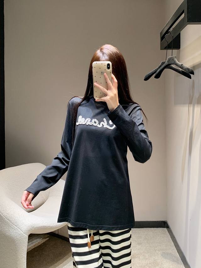 Chane* 25Fw早秋新款 钉珠字母圆领长袖T恤丨独家高版出品！秋冬衣橱必入的长袖T恤长袖T恤才是Yyds！时髦精过度季节的挚爱满满的青春活力 真的狠难不爱