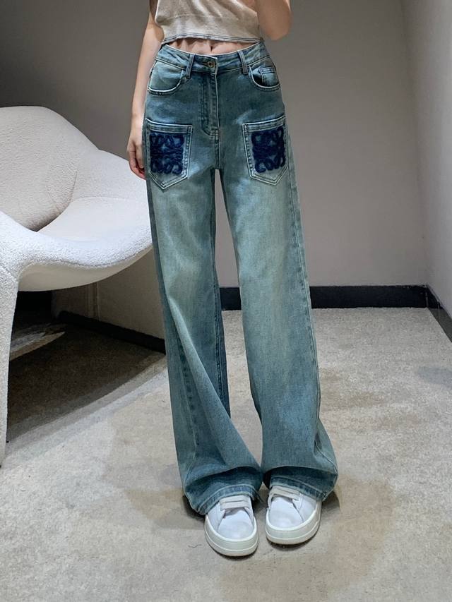 Loew* 25Fw早秋新款 口袋刺绣弹力牛仔直筒长裤丨独家高版出品！这款是有弹力的哦 软的牛仔面料质地舒适 上身柔软 面料纹路细腻 口袋刺绣Logo设计 高腰