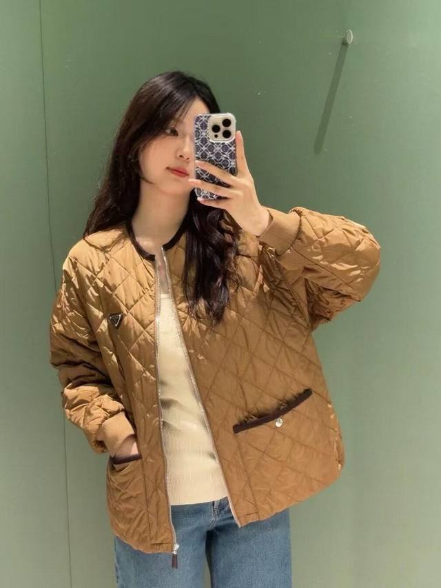 Prad* 25Fw秋冬新款 美拉德焦糖色菱形格圆领棉服外套丨独家Yb开发！高版出品！定制进口对版材质 其工艺还原 升级材质 提升秋冬御寒功能 羽绒棉填充内里