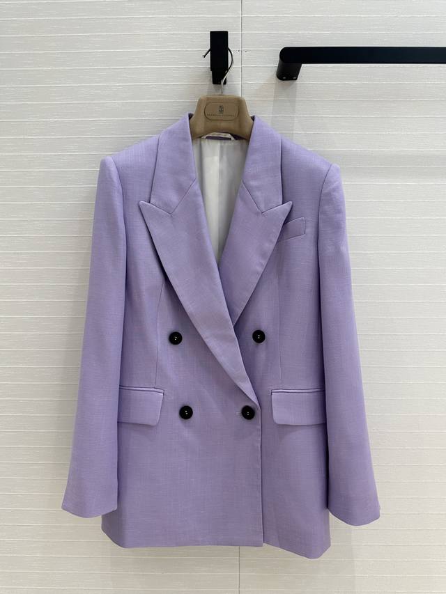 独家首发，原单品质Bc高智感穿搭！浪漫的莫奈紫西装外套！独家定染亚麻面料质感挺阔舒适，经典双排扣设计极简主义奢华不简，上身干练优雅气场女神Style。通勤穿搭轻