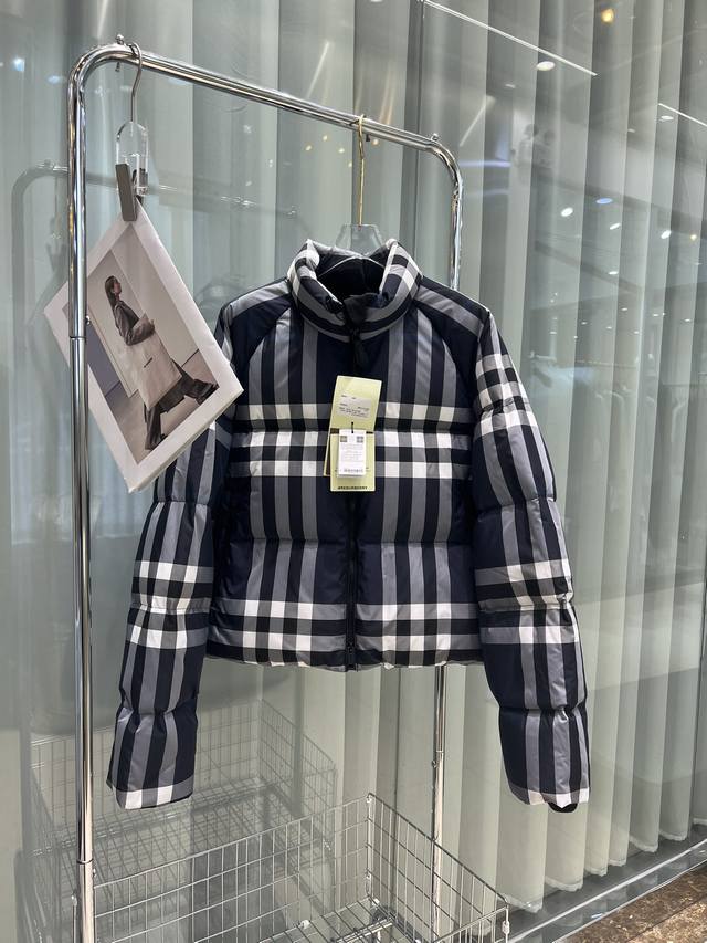 Burberry 巴宝莉Ss23纯色格纹可拆卸连帽经典羽绒服 尺码：Xs S M L 短款 长款