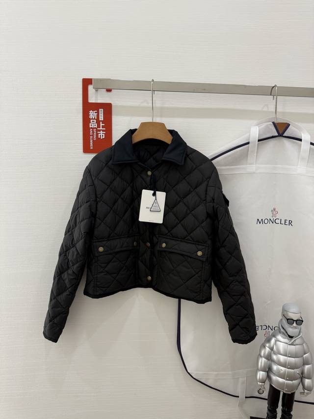 蒙口Moncl*R盟可睐 Chitre女士菱形绗缝衬衫式夹克外套 Chitre菱形绗缝加衬衬衫式夹克外套，Chire加衬夹克款式轻盈，专为温和季节设计，彰显轻松