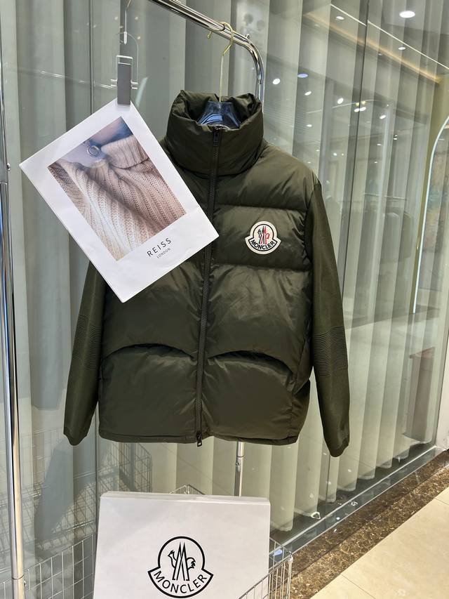 Moncler蒙口25 立领拉链拼接羽绒针织开衫夹克外套，版型百搭不挑人。男女同款，原版定制国标90白鸭绒填充！ 颜色：黑色 绿色 码数：Mlxlxxl