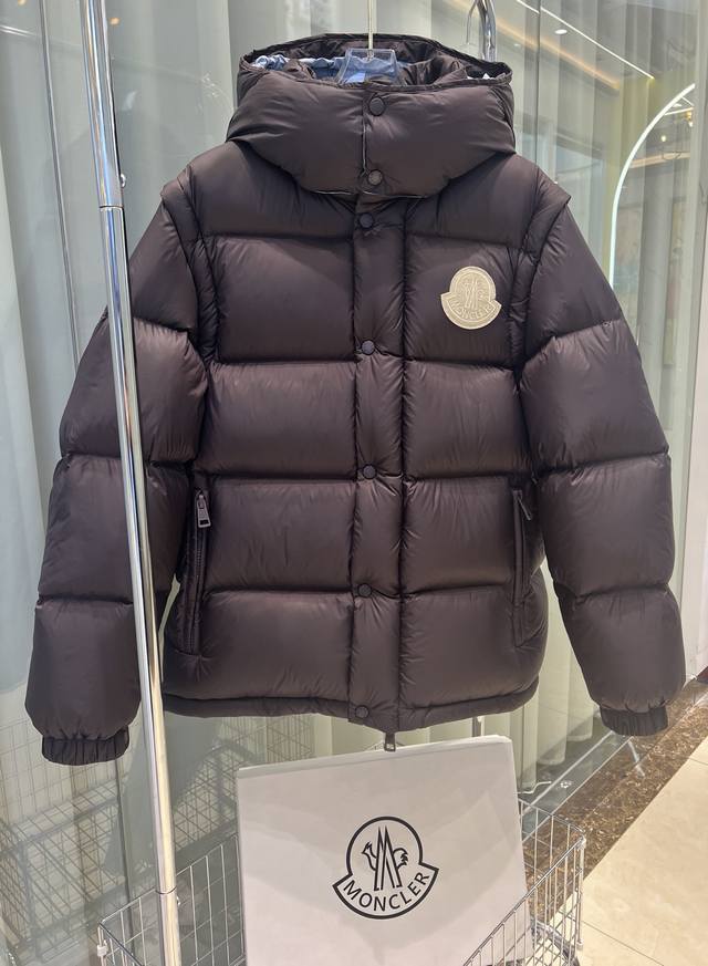 Moncler蒙口Cyclone系列男士二合一羽绒服 版型百搭不挑人，男女同款，原版定制国标90白鸭绒填充！ 颜色：黑色 焦糖色 码数：12345