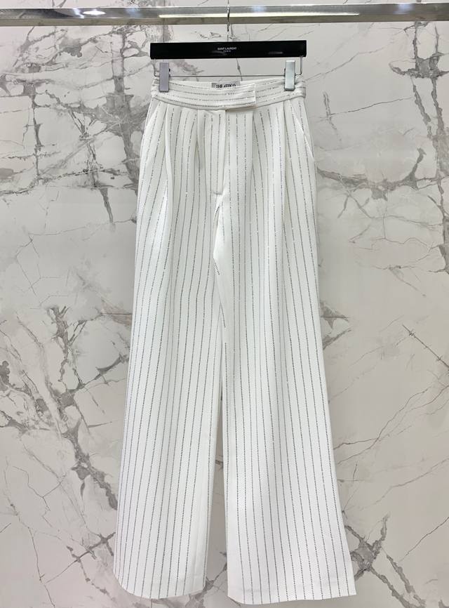 重工轮廓烫钻西服套装 立体剪裁 定制樱花粉料 轮廓西服外套搭配阔腿裤 高级时尚 质感十足 时尚休闲 时尚达人必入 颜色樱花粉 皓月白 码数Sml 西服 裤子