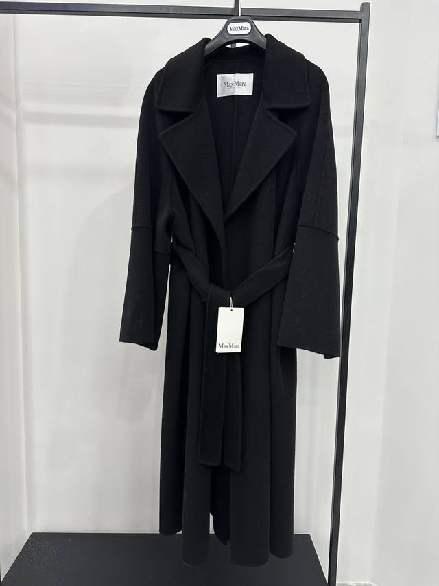 Maxmara *25年秋冬新款高品质羊绒大衣 超有份量的一款羊绒大衣，超级百搭经典款 搭配腰带收腰 上身超显气质 Sml现货发售 衣长120，胸围120，码数