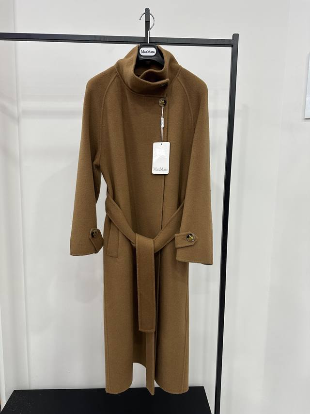 Maxmara *25年秋冬新款高品质羊绒大衣 超有份量的一款羊绒大衣，超级百搭经典款 搭配腰带收腰 上身超显气质 Sml现货发售 衣长112，胸围106，码数
