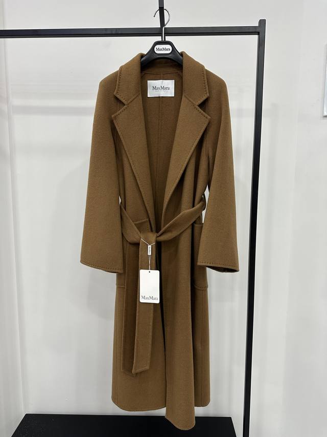 Maxmara *25年秋冬新款高品质羊绒大衣 超有份量的一款羊绒大衣，超级百搭经典款 搭配腰带收腰 上身超显气质 Sml现货发售 衣长110，胸围110，码数