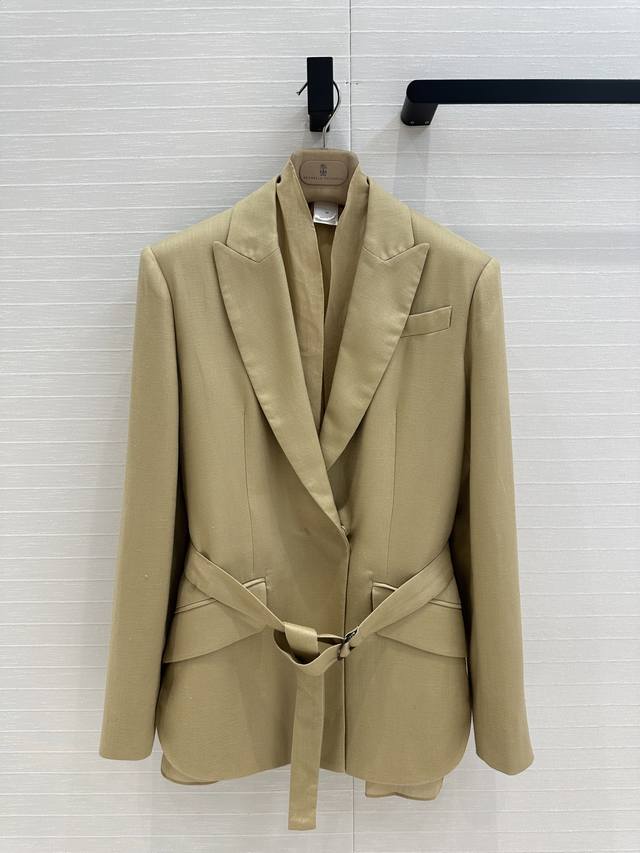 独家首发，原单品质Bc高智感穿搭！行走的高定老钱风穿搭，两件式系带收腰亚麻西装！极简主义奢华不简，以剑领、隐形纽扣开襟彰显简约品味，而腰部系带勒出腰身曲线，让柔