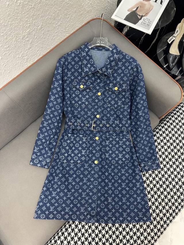 Louis Vuitto* 25Ss新款牛仔连衣裙 老花提花装饰 搭配腰带 时尚大方 单色三码Sml