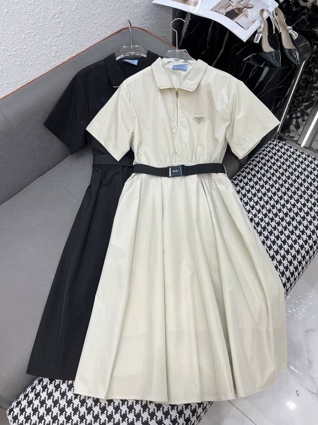 Prad* 25Ss新款短袖连衣裙 采用尼龙面料 经典三角标装饰 搭配腰带 高品质 两色三码Sml