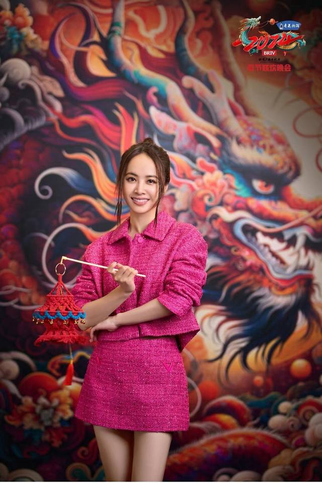 2952 玫粉色小外套 名媛轻奢小香风 减龄俏皮 36-38-40