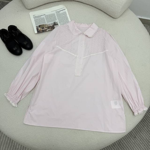 减龄少女感 25早秋 重工蕾丝花边刺绣粉色连衣裙 非常减龄的单品 廓形娃娃版型重工刺绣绣花蕾丝花边设计 整个设计工序繁多 不管单穿或者搭配短裤 都可以显长腿比例