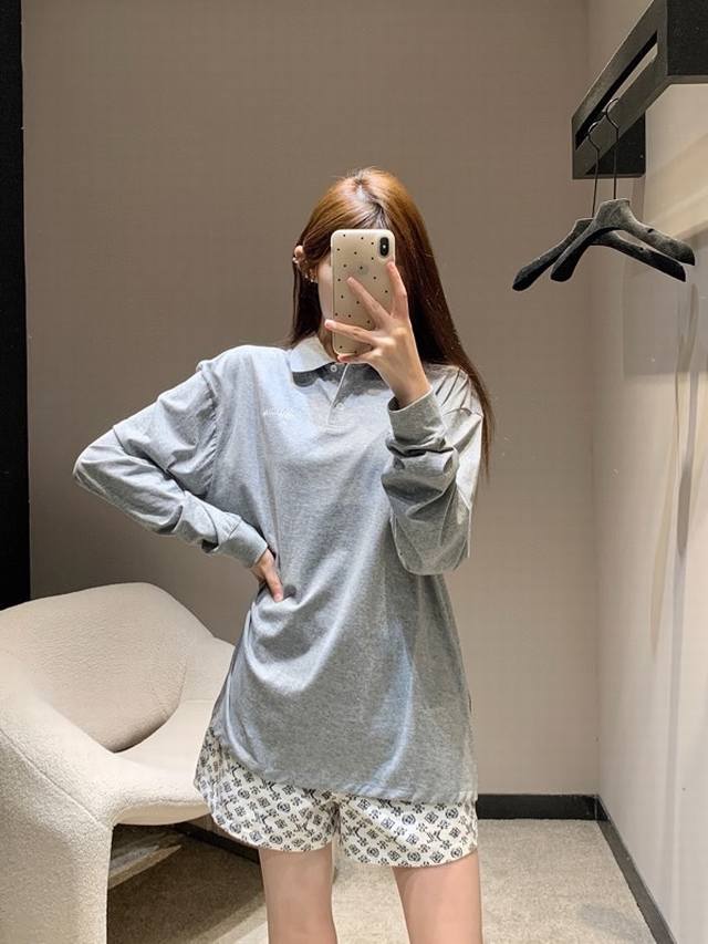 Miu25早秋新款 微标刺绣棉质长袖Polo灰色棉质针织面料男女同款 十拿十补Sml