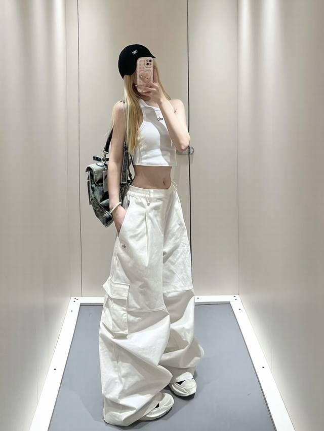 新款 最新Alo 25New 松紧腰宽松工装裤 颜色：黑 白 尺码：Sml