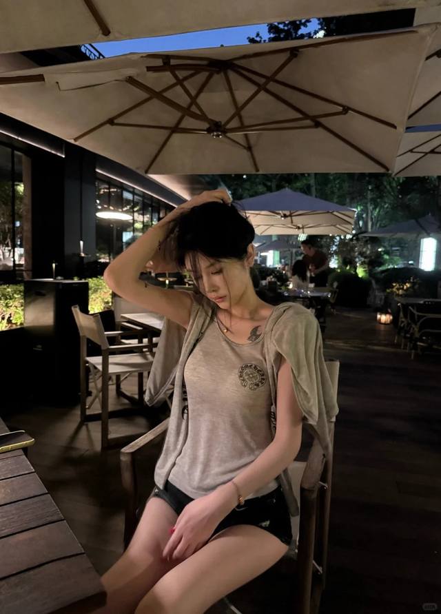 新款 最新Ch 25New 克罗梵文印花背心+防晒外套 尺码：Sml P 背心 外套