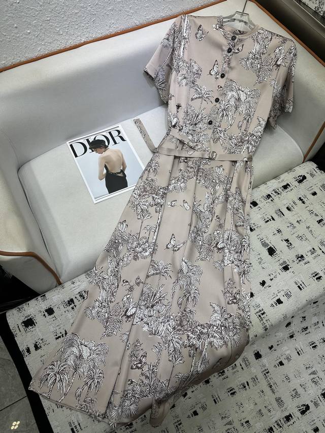 Dior* 2025新款连衣裙 印花面料 面料柔软舒适 时尚优雅 高品质 单色 Sml