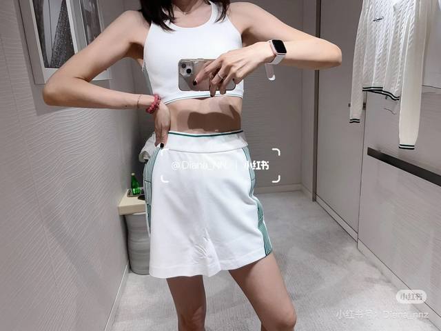 背心 裙裤 Dio*2025春夏新款小清新织带松紧腰裙裤背心上衣 纯净白底色，碰撞活力绿条纹织带，侧边字母提花，低调彰显身份，松紧腰设计，舒适与时髦兼得，不管是