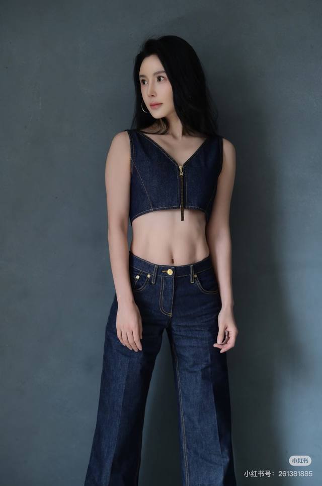 原版定制特殊工艺免洗水牛仔，专柜原版擦也是轻微掉色都是正常现象。不可水洗，只能干洗 Lv2025Ss新款老花背心 ｜高版本出品 超时髦牛仔风来袭 这款背心简直就