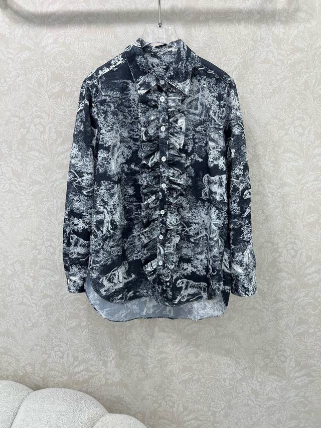 Dio*25早秋新款翻领前襟荷叶边衬衫褶皱花边工艺设计 经典丛林动物印花 侧边开叉版型显瘦又高挑 复古宫廷风可甜可盐气质上身美到没朋友！自带优雅华丽感！白富美必