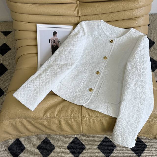 刘诗诗同款 秋冬新款 25Ss ～Ce家 菱形凯旋门提花棉服外套 上身复古又时髦优雅 重工菱格车线棉服 非常重工的系列 全定格裁片 内外一样精致 非常轻便不会笨