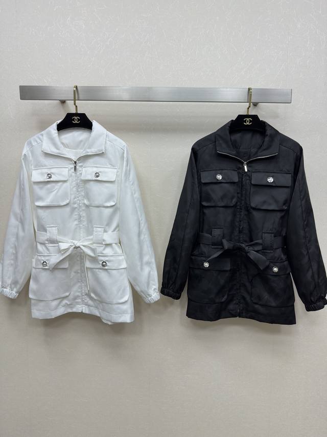 25Ss Chane *早秋新款 翻领中长外套 落肩宽松版型 四口袋设计 腰部设计腰带 外套上身帅气又拉风 美式运动风时髦又高级 上身帅气又拉风 做工品质看细节