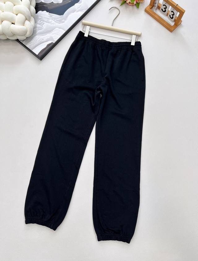 Burberry 2025Ss新款连帽抽绳卫衣长裤套装，定制Yb原生全棉材质 柔软亲肤 久洗不易变形起球 质感十足 连帽长袖卫衣裁剪 时髦休闲 胸前饰以刺绣战马