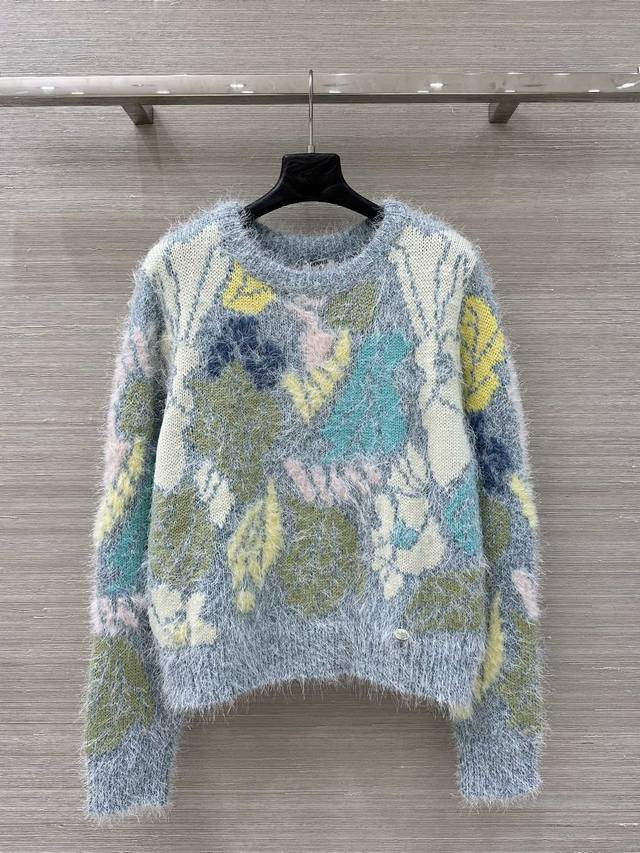 独家首发 原单品质Coco女孩穿搭，25秋冬新品，羽饰拼色花卉针织长袖上衣！定位配色定制特种纱线撞色包边减龄气质少女风复古又时髦！定制烤漆花朵金属扣超美！经典百