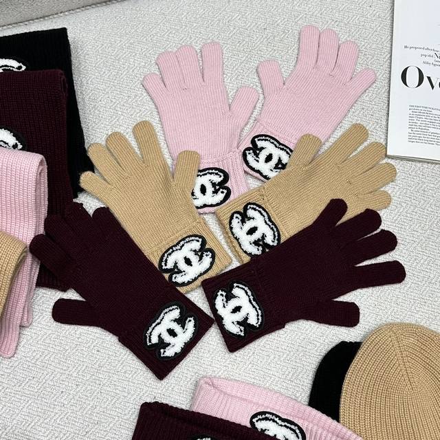 手套 原单品质，独家首发 Coco女孩25A高级手工坊系列新款 冬季搭配神器围巾、冷帽、手套寒冷三件套丨独家Yb开发！高版出品！定染颜色 羊绒材质，柔软舒适，纯