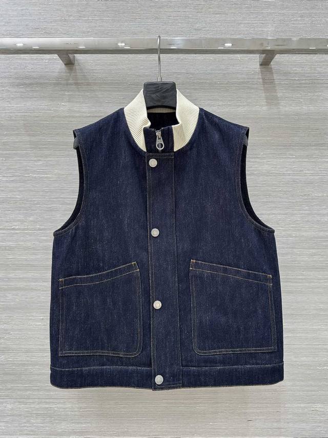 独家首发 原单品质 Lp老钱风穿搭，25秋冬新品，怀旧洗水丹宁牛仔背心马甲外套！螺纹立领装饰超级叠搭神器！定制酵素洗水牛仔面料！白富美必入单品。气质翻领双口袋H