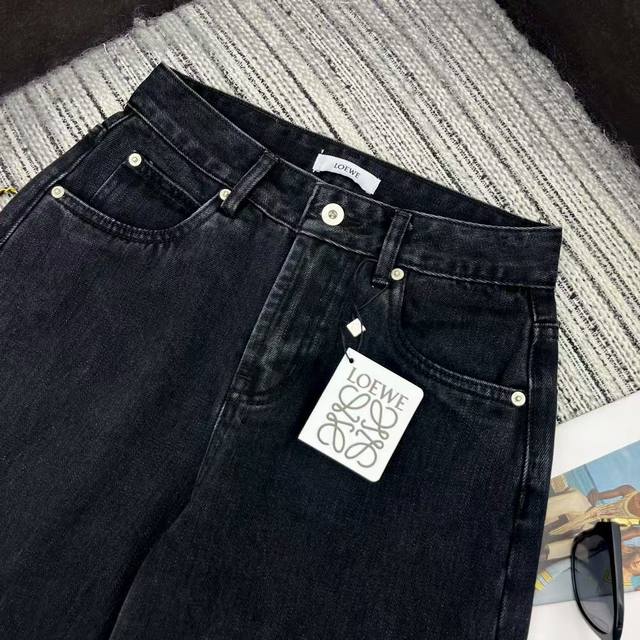 强烈推荐 25年早秋系列Loe*新款Logo刺绣牛仔直筒裤 32-44。