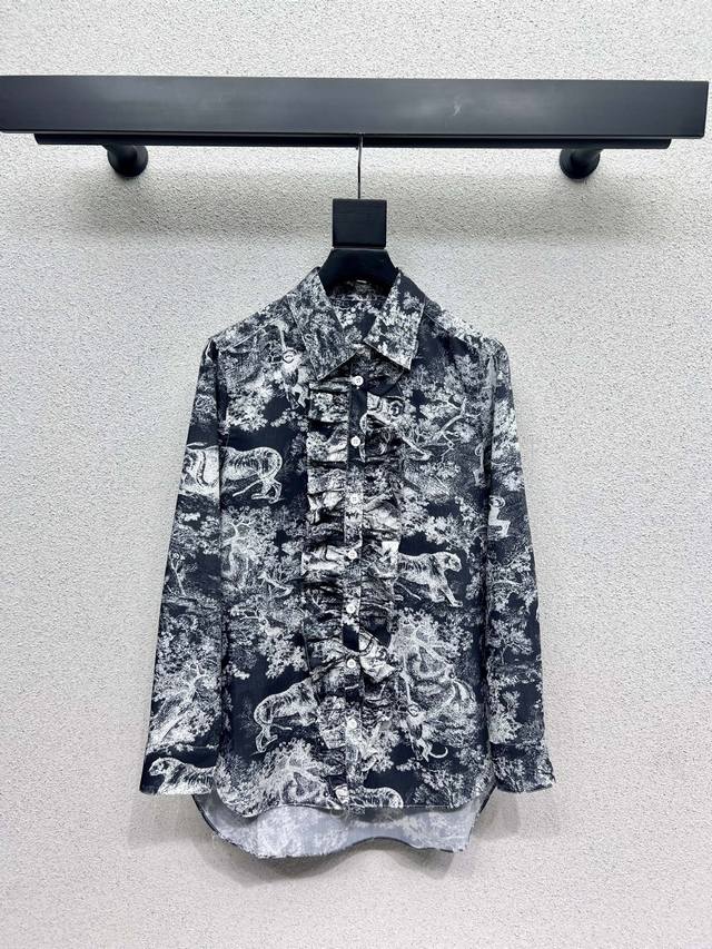 D家丛林动物衬衣 经典款 质感细腻软糯 经典减龄单品！设计时髦版型不挑人上身巨显瘦！白富美必收的完美单品。质感超赞 完美做工品质 高品质 尺码Sml
