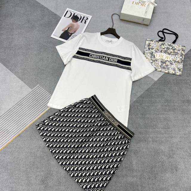 高品质 Dior2025春夏新款纯棉T恤胸前贴布针织提花Logo织带提花Logo半裙套装 高端原版面料制作 高品质