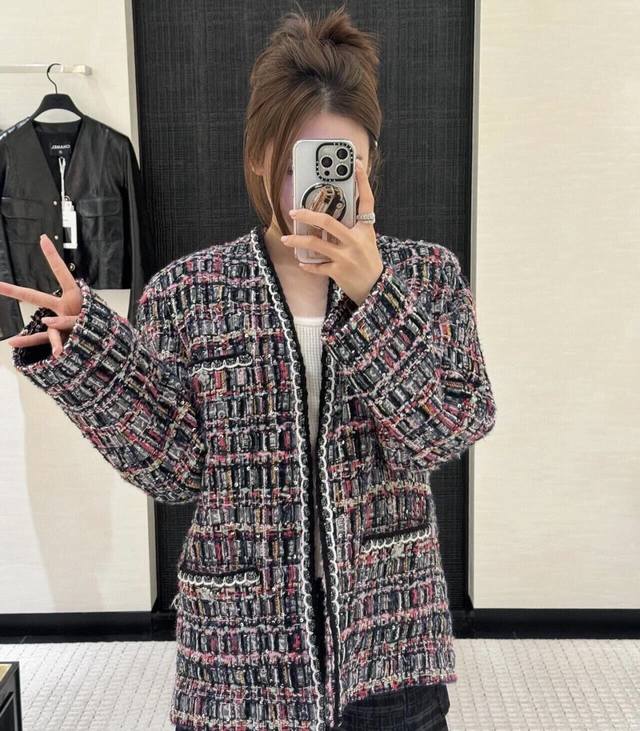No Name上新 Chanel24新款女装手工坊重工彩色花呢流苏开衫外套 码数Sml