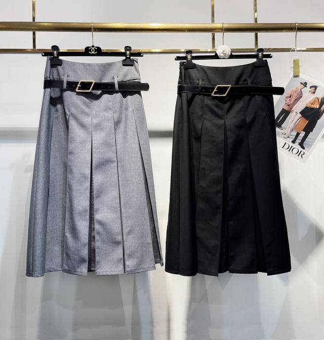 上新 独家高定半裙首发 25Aw Dio*独家爆款推荐高级感腰带百褶半裙，百褶裙凭借自成一派的新千禧风格和百搭实力 圈住很多时尚博主和明星粉 立体百褶高难工艺打