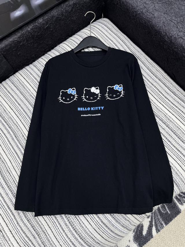 爆款现货 原单品质 小众*｜25早秋新款重工贴钻印花Kitty 猫圆领长袖T恤 领口磨破工艺 不同于传统的正式感 是比较慵懒随性的 面料是非常舒适的 做工细节之