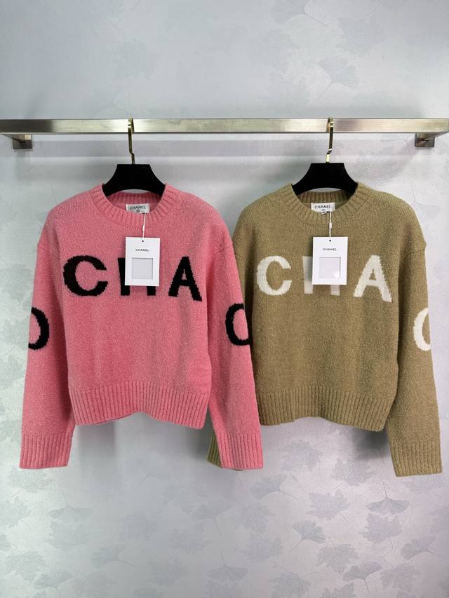 Ch*25秋冬新款字母圆领毛衣 针织面料舒服保暖 胸前字母打造品牌特有时髦风格 常规剪裁 包容身材 松弛时髦风格必备！2色3码Sml