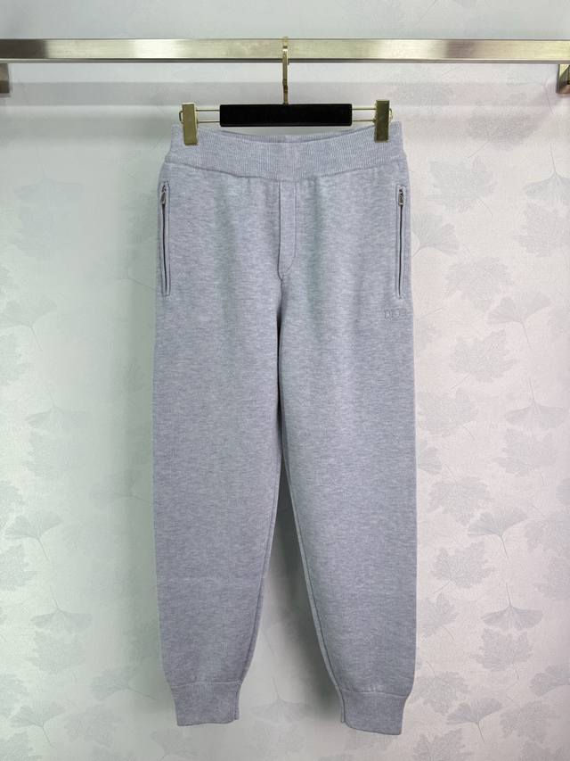 Dio*25秋冬新品 高级Baby蓝新色老花Logo运动风针织裤！定制奶油蓝颜色超爱双织字母提花织工艺，原版定制五金配件，口袋刺绣字母低调奢华！束脚收口设计时髦