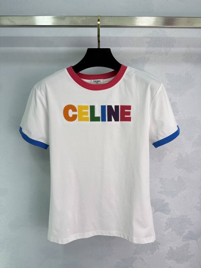 Ce*2025春夏新款短袖T恤 白色底色配彩色字母Logo 红蓝双色螺纹袖口设计 纯棉面料 手感舒适 上身效果超赞！1色3码Sml