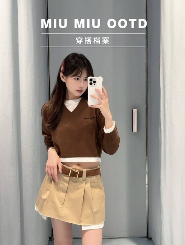 新款 最新 25New T恤拼接假两件羽绒毛衣 尺码：Sml