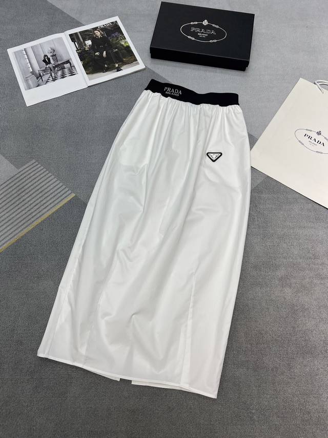 高品质 Prada2025春夏新款纯棉面料花苞半裙高腰显瘦腰头拼接Logo织带橡筋经典三角牌装饰高品质白色
