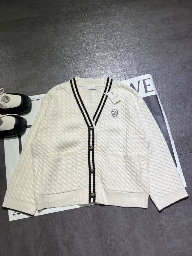 Brunello Cucinelli Bc25秋冬新款网球系列Polo开衫，Yb定制山羊绒，定制五金Logo纽扣定制印度金丝线章仔，百分百羊毛 品质感软糯细腻柔