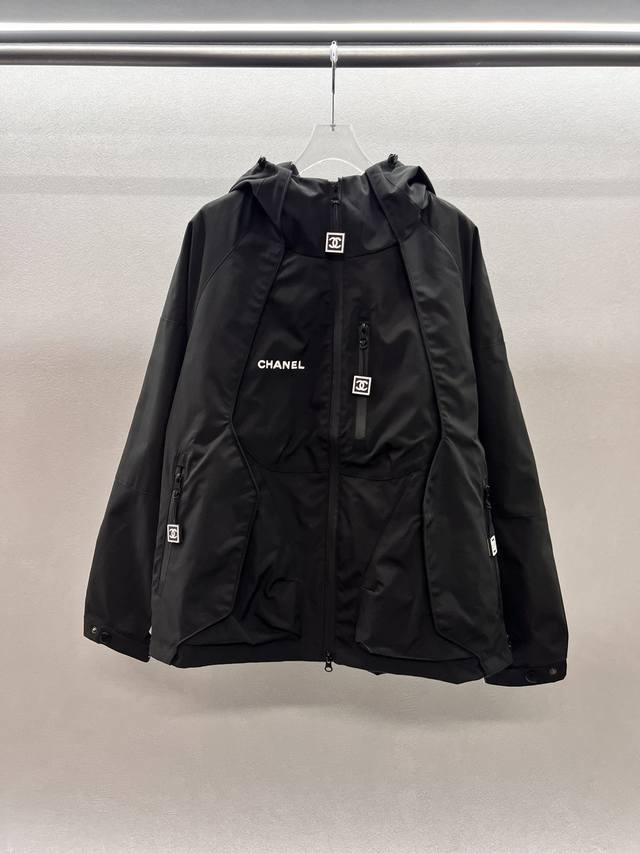 2025 Autumn And Winter ！小香中古冲锋衣夹克外套， 面料抗风保暖，防水拉链， 版型宽松，不挑身材，上身超好看！ 三码！