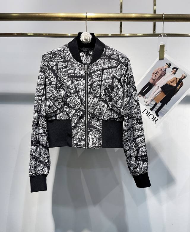 上新 独家高定爆款夹克首发 25Aw Dio*独家新款高品质巴黎地图夹克外套出货，致敬具有历史意义的迪奥蒙田大道地址，因为定位裁片很费料，所以每个花位都是固定的