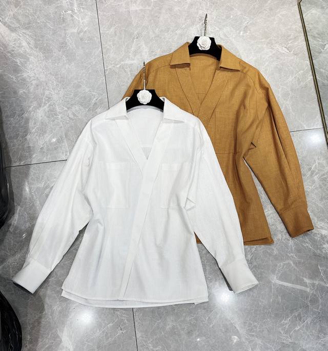 上新 独家高定衬衣首发 25Aw Celin*独家爆款极简气质感斜门襟厚款苎麻衬衣，自带松弛感的衬衣 作为多季可穿的百搭单品 无需费心搭配也能轻松演绎时髦造型