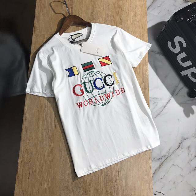 Gucci古奇 G家春夏新款满幅高密度刺绣 20Ss G网同步男女同款短袖T恤，贸易公司全品相订单款。选用高档冰瓷棉主料，质感卓然 ，夏日必不可少。尺码：S-2