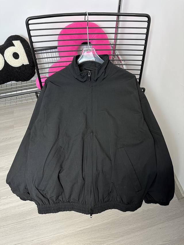 款号：Hmy162# Balenciaga-巴黎世家24新款刺绣火焰外套 面料采用纯棉面料，上身舒适顺滑，内里复衬内，后背火焰采用高密度刺绣，袖口下摆都设有松紧