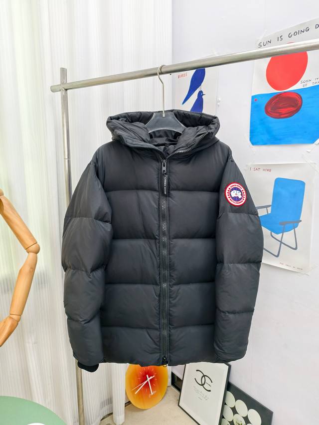 款号：Y167 2801中长款 Canada Goose加拿大鹅Lawrence 羽绒服 Lawrence 羽绒服为日常冒险提供基本保护，采用可持续Endura