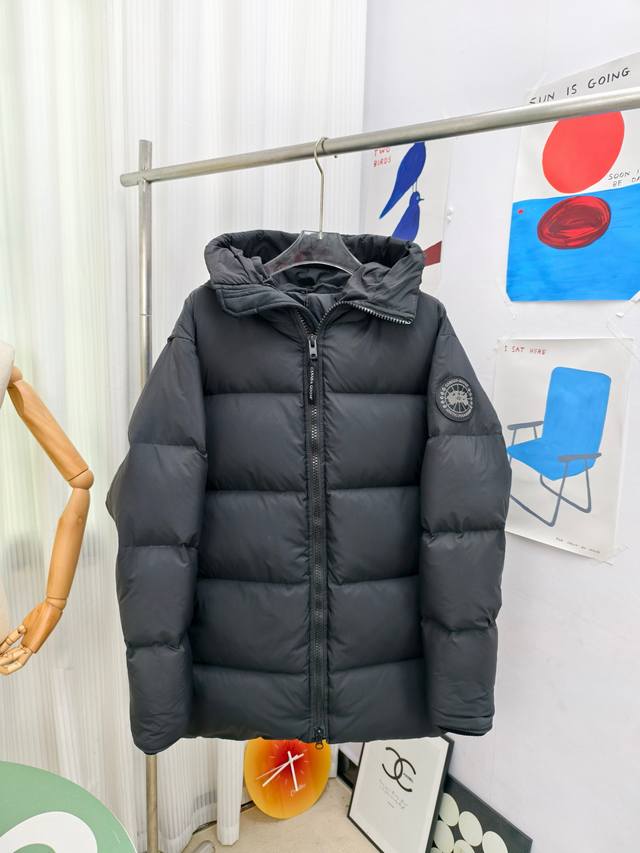 款号：Y167 2801中长款 Canada Goose加拿大鹅Lawrence 羽绒服 Lawrence 羽绒服为日常冒险提供基本保护，采用可持续Endura