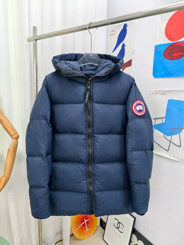 款号：Y167 2801中长款 Canada Goose加拿大鹅Lawrence 羽绒服 Lawrence 羽绒服为日常冒险提供基本保护，采用可持续Endura
